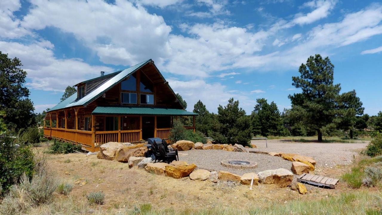 Canyon View Family Cabin, Deck, Tv Room, Games, Bbq, Campfire 蒙蒂塞洛 外观 照片