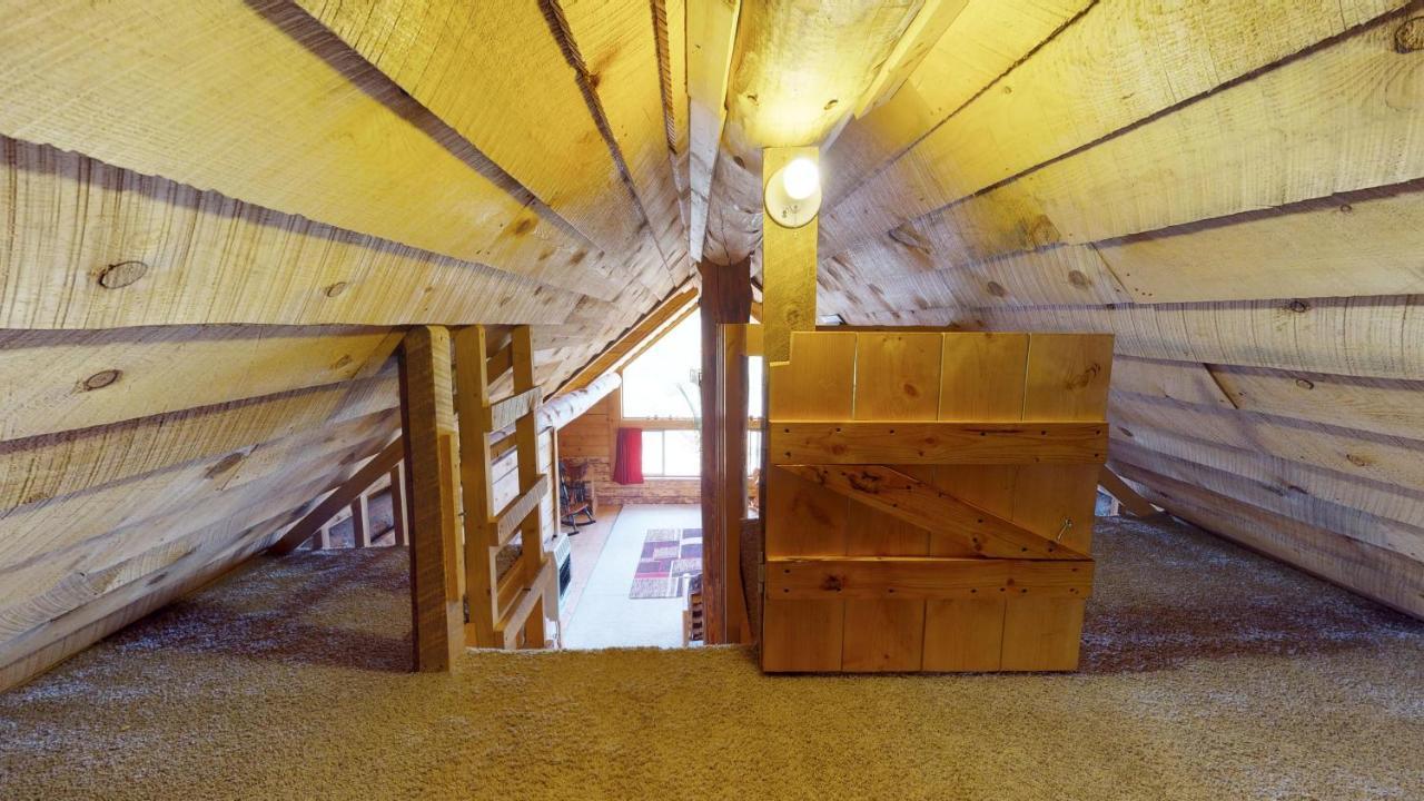 Canyon View Family Cabin, Deck, Tv Room, Games, Bbq, Campfire 蒙蒂塞洛 外观 照片
