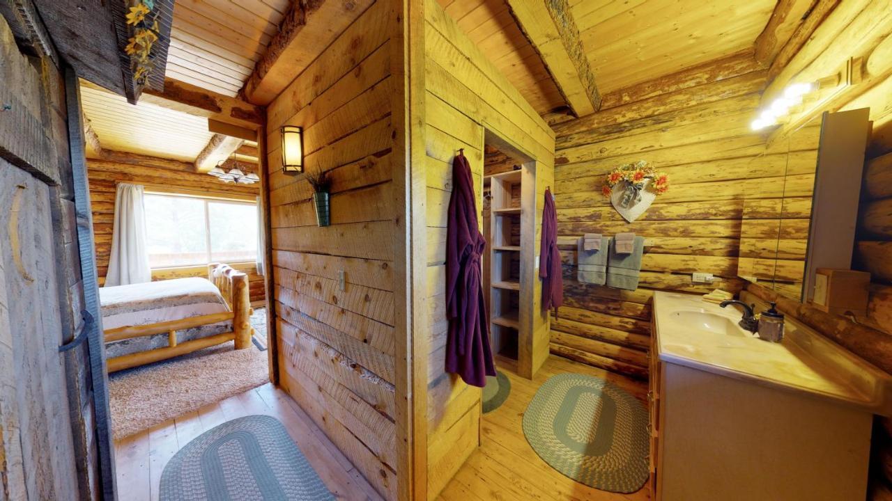 Canyon View Family Cabin, Deck, Tv Room, Games, Bbq, Campfire 蒙蒂塞洛 外观 照片