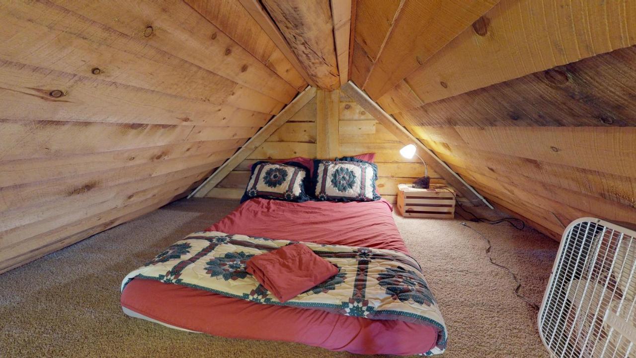 Canyon View Family Cabin, Deck, Tv Room, Games, Bbq, Campfire 蒙蒂塞洛 外观 照片